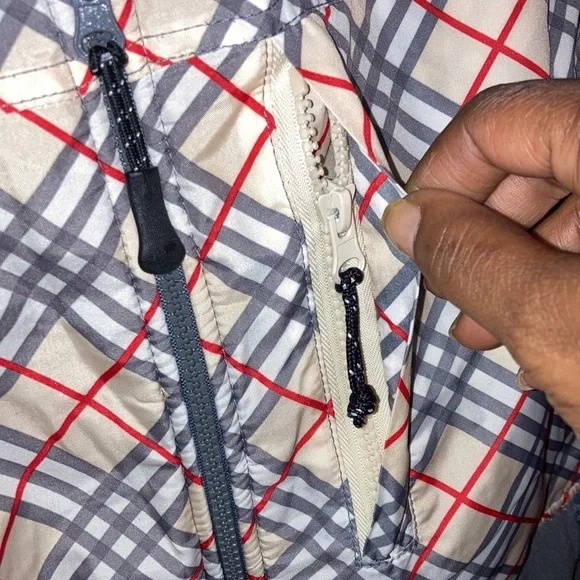 Snozu | Women’s GrayFleece Jacket w/plaid design - Size Medium - Picture 6 of 7